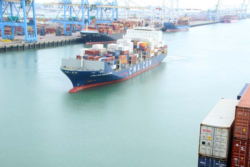 CMA-CGM-Fort-de-France-port-2000©pilotagelehavre.fr_
