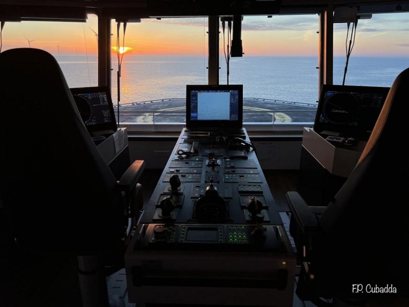 16.-WOH-Fwd-console-and-helideck-