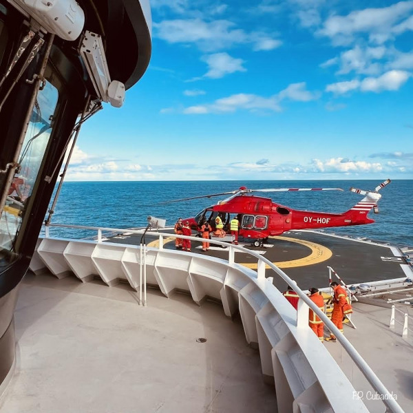 24.-WOH-Helicopter-Stand-by-Training-with-pilots
