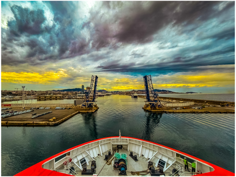 Le-pont-tient-les-nuages