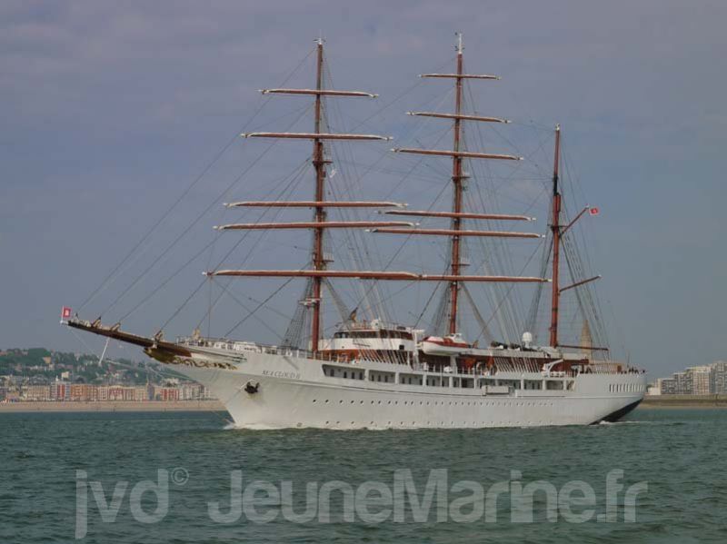 sea-cloud-2-4