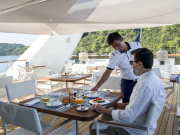 TAM_2560_Restaurant_PetitDej_LePonant©PONANT-Tamar-Sarkissian