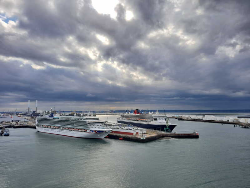 QUEEN MARY II en escale au Havre ©