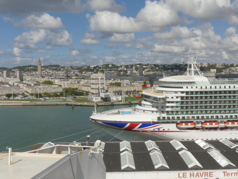 QUEEN MARY II en escale au Havre ©