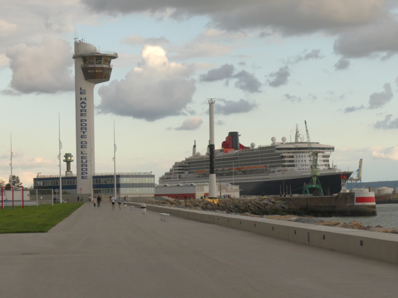 QUEEN MARY II en escale au Havre ©