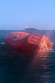 The chase of the Lifeboat ! © Bertrand SCIBOZ