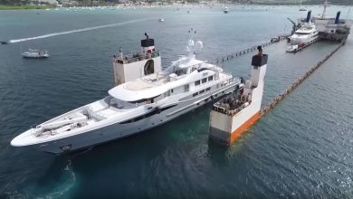 Chargement de yachts sur le Super Servant 4 en 2016 Martinique