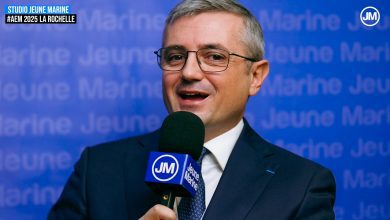 Aymeric AVISSE - Président de la revue Jeune Marine au Studio Jeune Marine aux Assises de l’économie de la mer, La Rochelle 2025 © JM