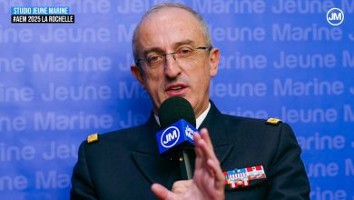 Nicolas VAUJOUR - Chef d'état-major de la Marine au Studio Jeune Marine aux Assises de l’économie de la mer, La Rochelle 2025 © JM