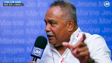 Samuel HNEPEUNE, Membre du Gouvernement de la Nouvelle-Calédonie au Studio Jeune Marine aux Assises de l’économie de la mer, La Rochelle 2025.